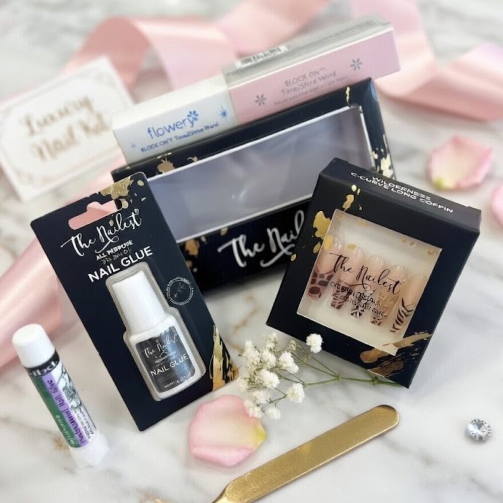 NWT The Nailest Bundle: Wilderness C-Curve Long Coffin Nails + Kit